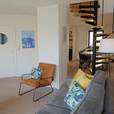 In With Terrace Apartment